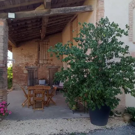 Les Hauts De Grazac, Et Tables D'hotes Bed & Breakfast Grazac (Tarn)
