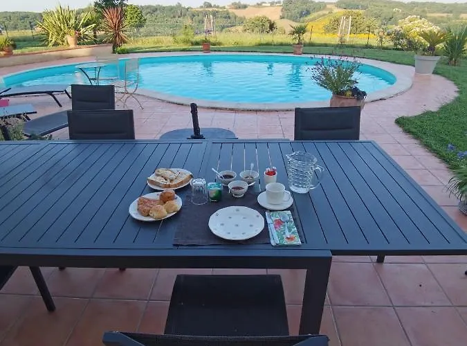 Les Hauts De Grazac, Et Tables D'hotes