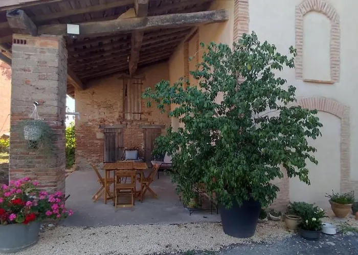 Les Hauts De Grazac, Et Tables D'hotes Bed and breakfast Grazac (Tarn)