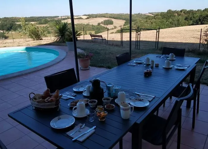 Bed and breakfast Les Hauts De Grazac, Et Tables D'hotes 3*