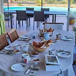 Bed & Breakfast Les Hauts De Grazac, Et Tables D'hotes Grazac (Tarn)
