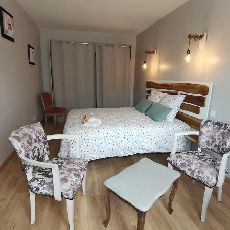 Les Hauts De Grazac, Et Tables D'hotes