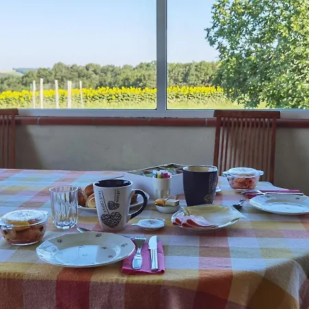 Les Hauts De Grazac, Et Tables D'hôtes Alojamento de Acomodação e Pequeno-almoço