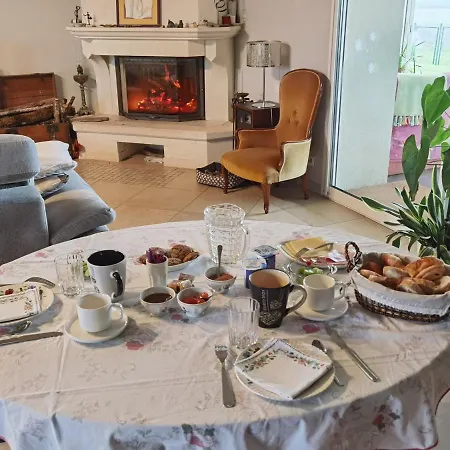 Les Hauts De Grazac, Et Tables D'hotes Oda ve Kahvaltı 3*