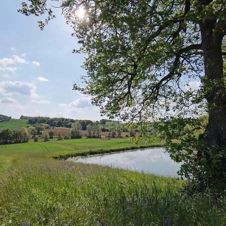 Les Hauts De Grazac, Et Tables D'hotes Bed and Breakfast