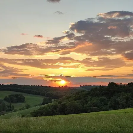 Alojamento de Acomodação e Pequeno-almoço Les Hauts De Grazac, Et Tables D'hôtes