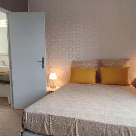 Les Hauts De Grazac, Et Tables D'hotes ベッド・アンド・ブレックファスト Grazac