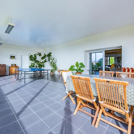 Les Hauts De Grazac, Et Tables D'hotes Bed & Breakfast Grazac (Tarn)