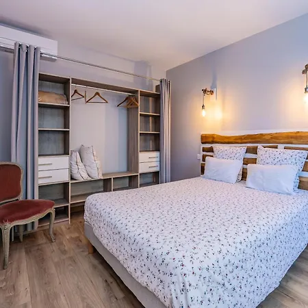 Bed & Breakfast Les Hauts De Grazac, Et Tables D'hotes 3*