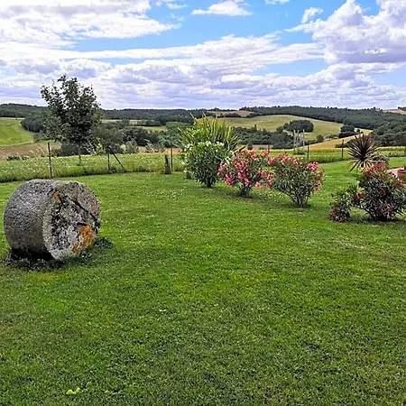 Les Hauts De Grazac, Et Tables D'hotes Bed & Breakfast 3*
