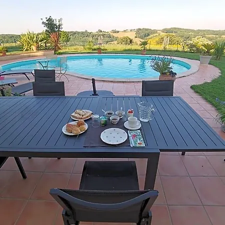 Les Hauts De Grazac, Et Tables D'hotes Bed & Breakfast
