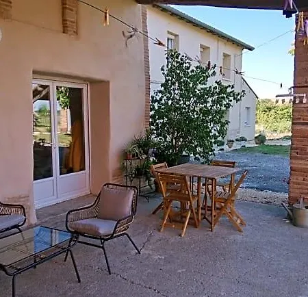 Bed & Breakfast Les Hauts De Grazac, Et Tables D'hotes 3*