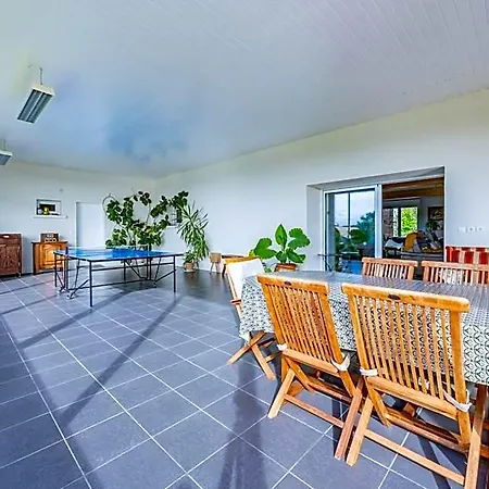 Bed & Breakfast Les Hauts De Grazac, Et Tables D'hotes