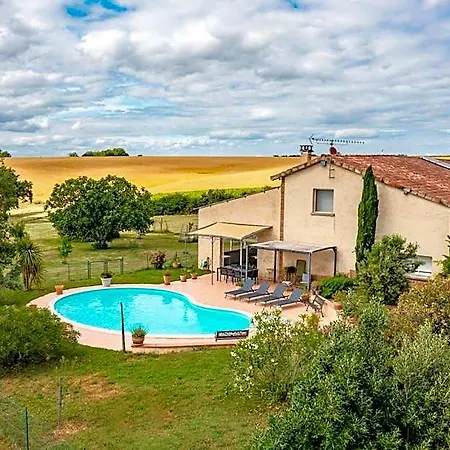 Bed & Breakfast Les Hauts De Grazac, Et Tables D'hotes 3*