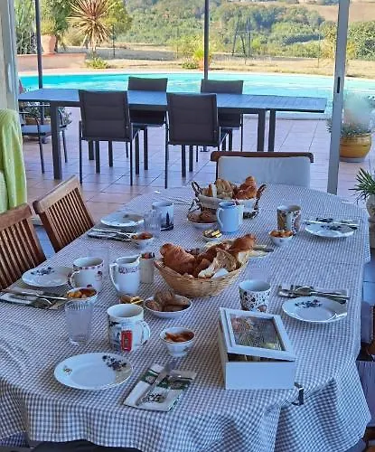 Frühstückspension Les Hauts De Grazac, Et Tables D'hotes Grazac (Tarn)